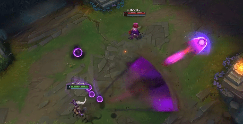 The display of E - Scatter the Weak in the default skin is also clearer