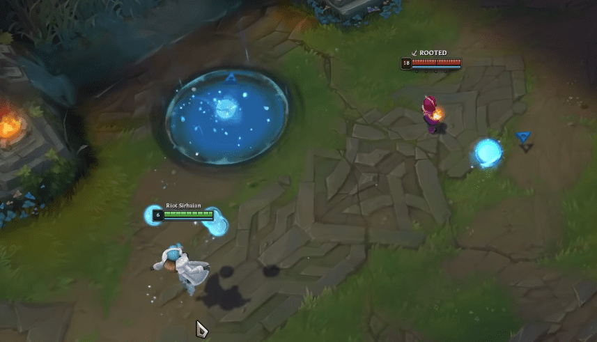 Riot has removed the snowflakes when casting the ability and replaced it with a frost area in this ability