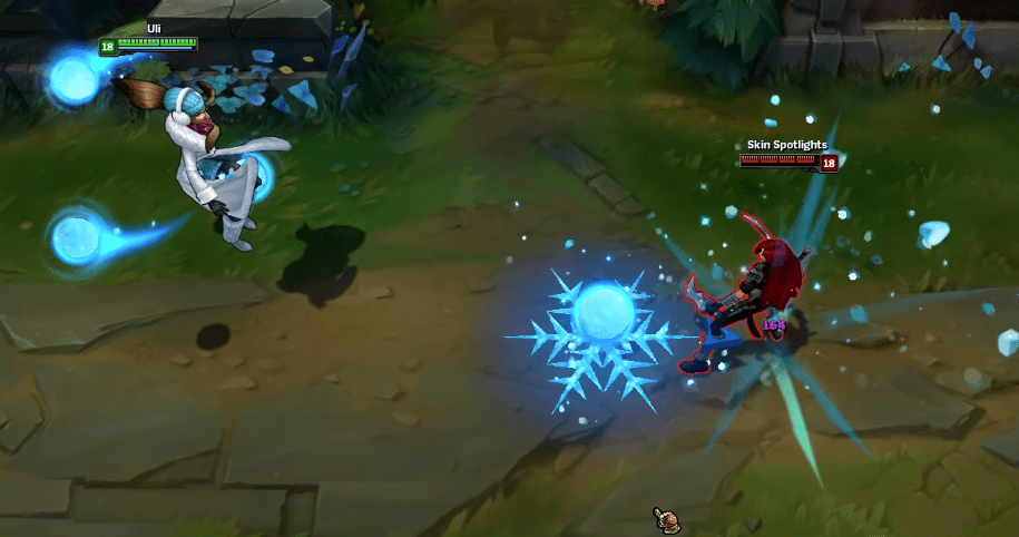 The display of Q - Dark Sphere in the old Snow Day Syndra skin