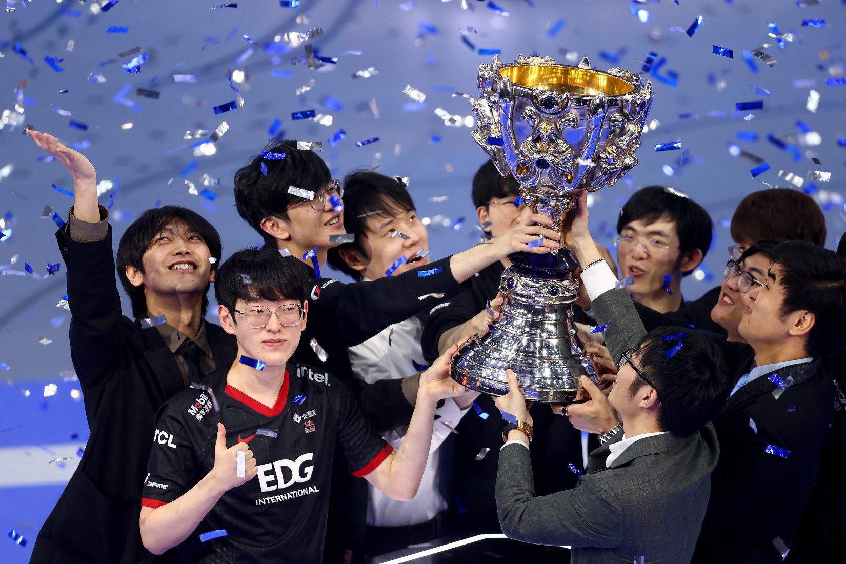 RNG and EDG helped the LPL region completely dominate the League of Legends scene in the 2021 season