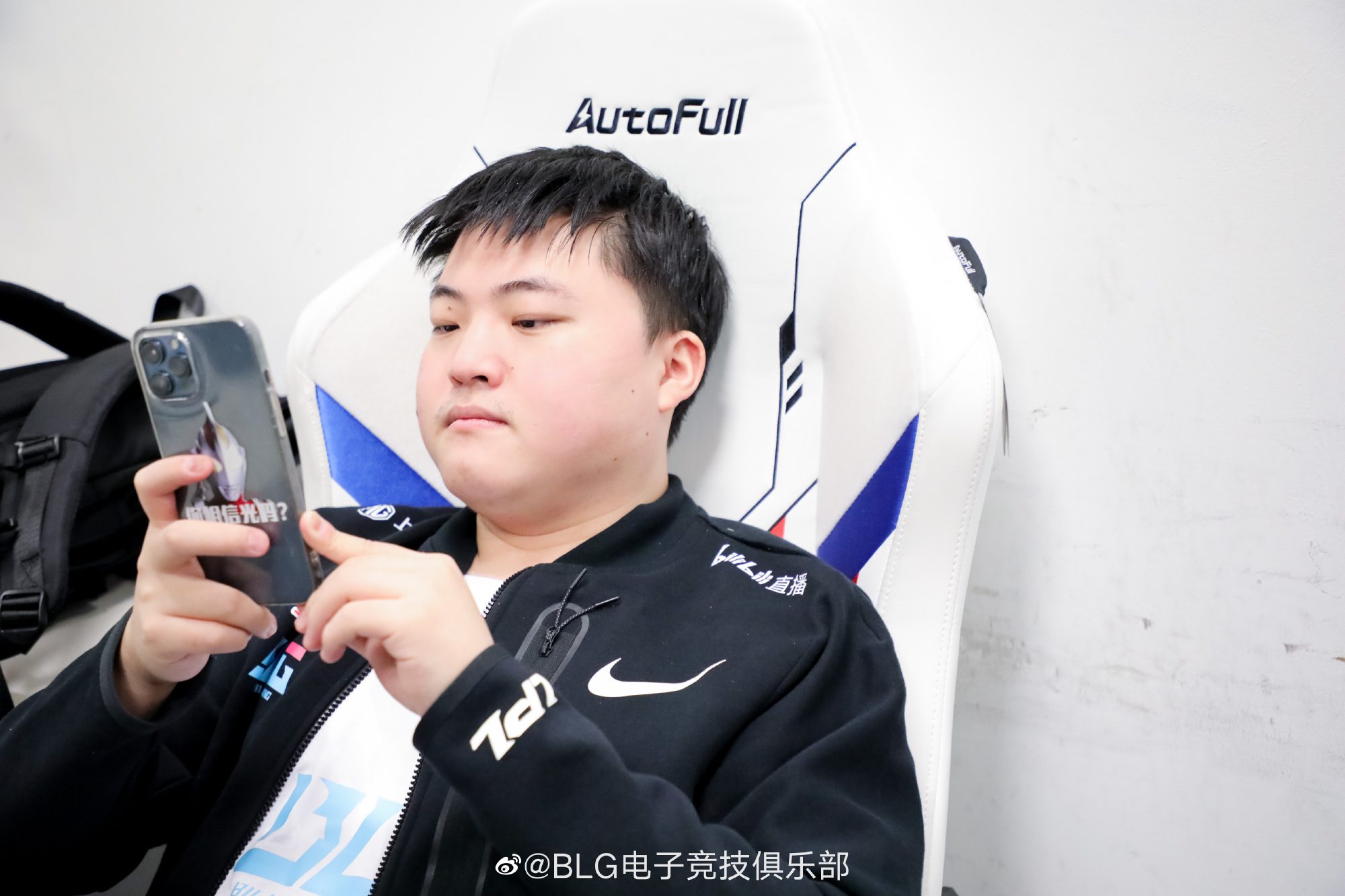 Uzi still unable to play on the day of his reunion with his former team RNG