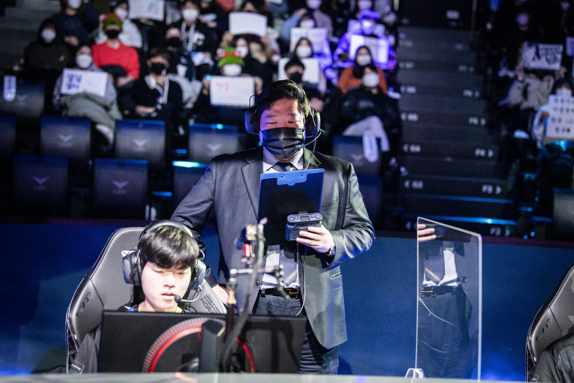 Coach Kim unexpectedly removed from the DRX roster before the match against NS, surprising many