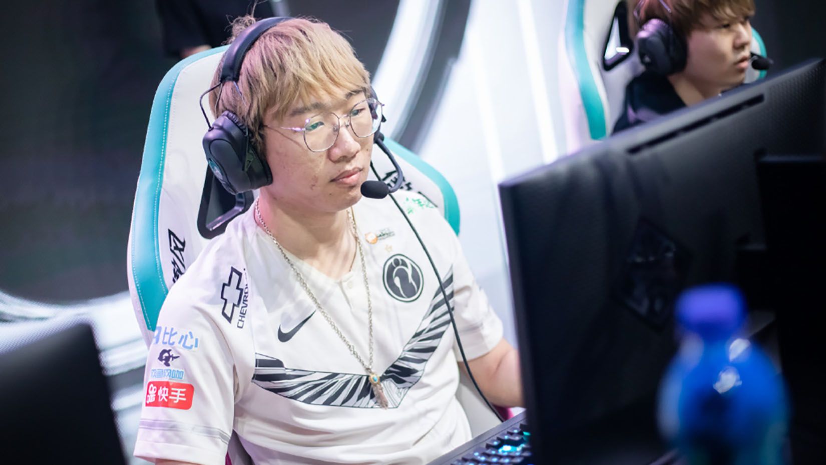 Ning has an aggressive jungle path, not afraid of clashes but he is also one of the fastest declining Worlds champions
