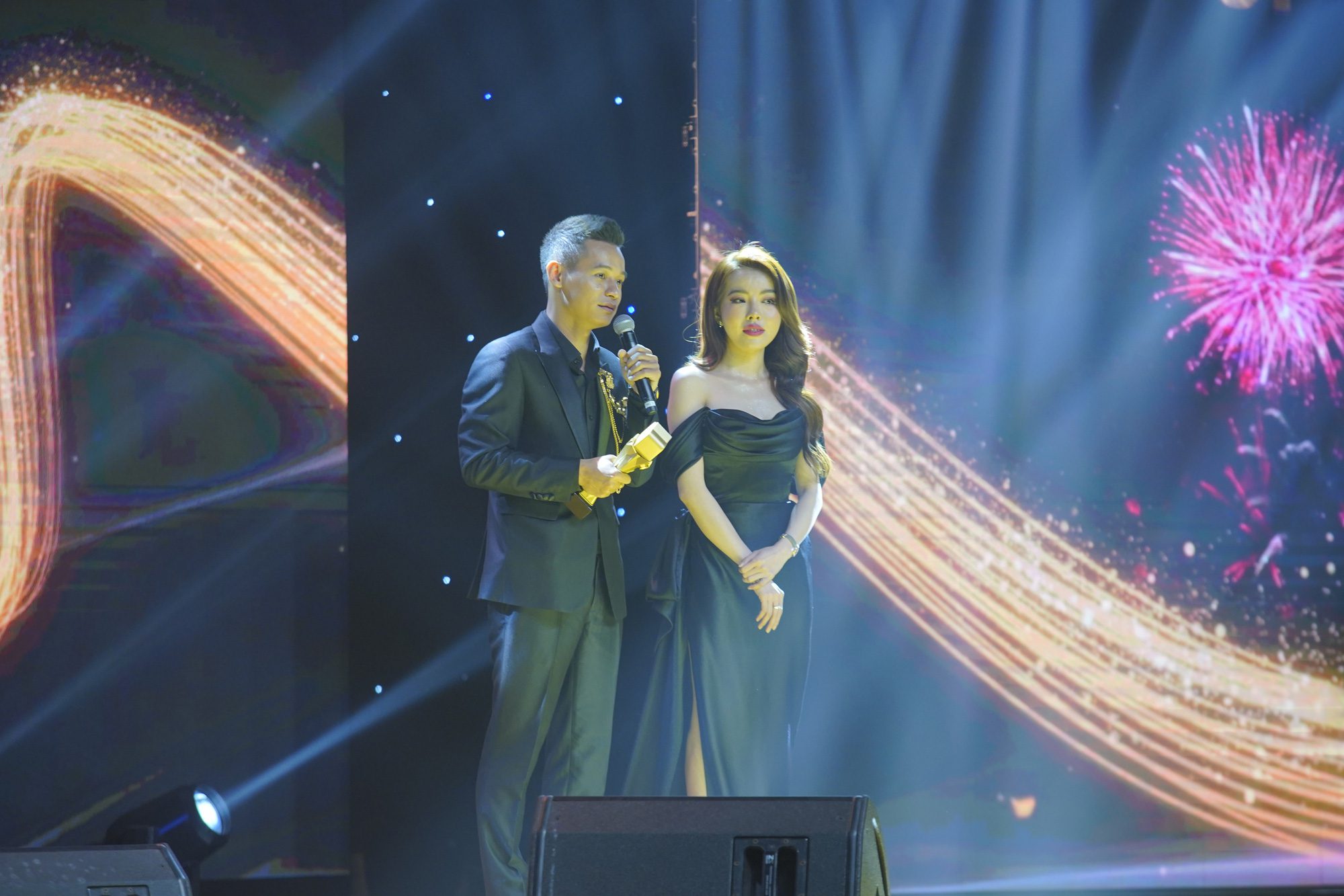 Streamer Độ Mixi shares after winning Best Streamer of The Year for the second time