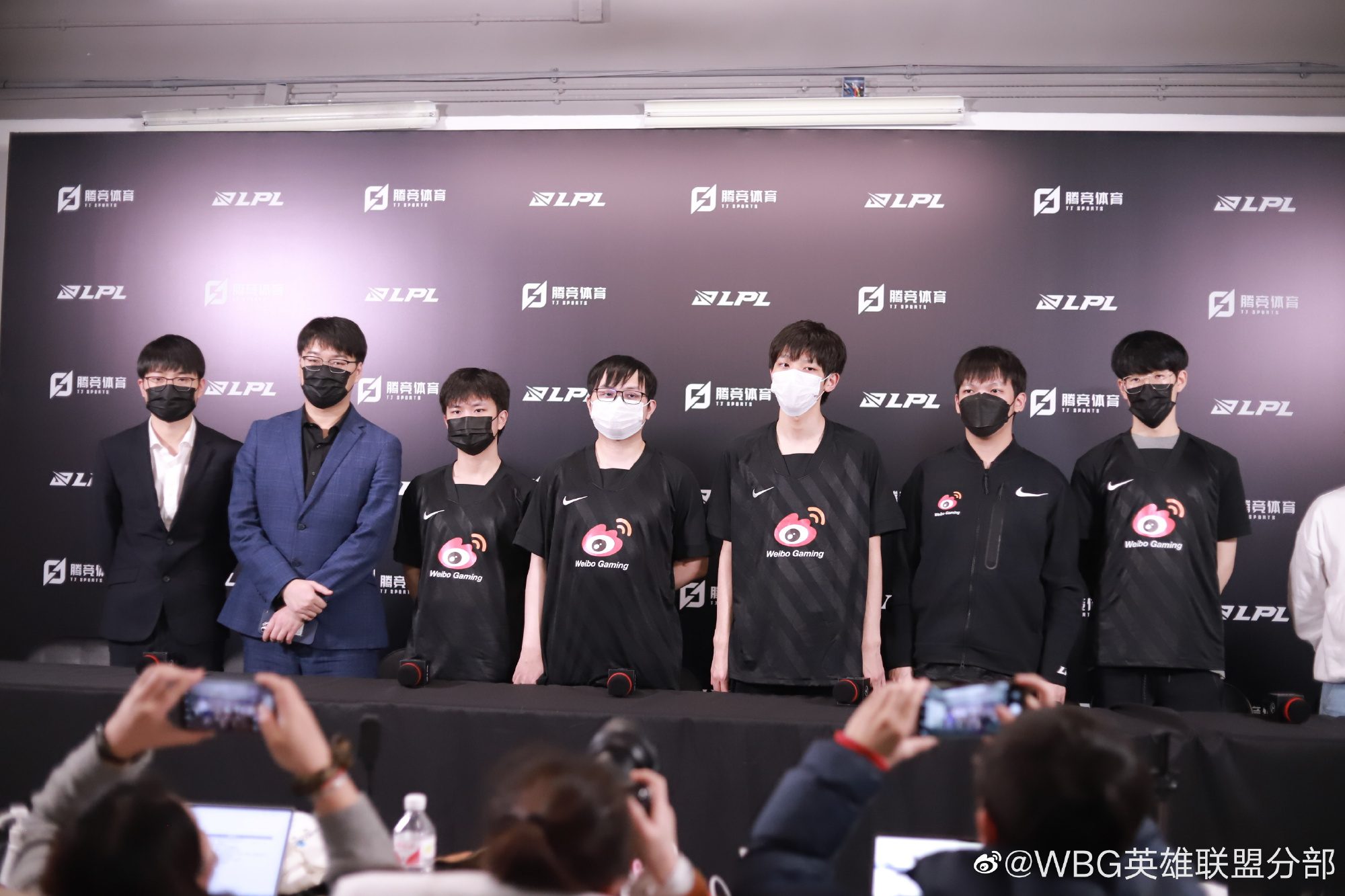 Weibo Gaming achieved victory, albeit with some struggle in game 1 during TheShy's new outfit debut