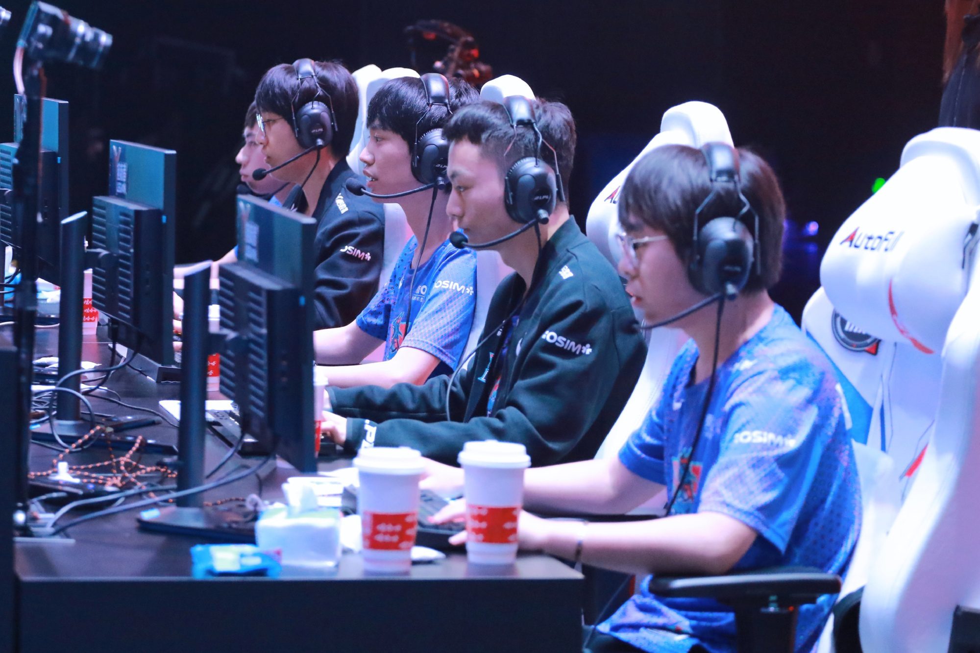 T1 lost to LNG despite opponent quality and unbeaten streak, LNG is still below