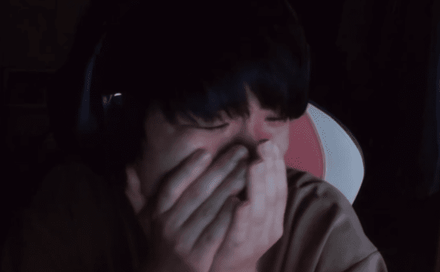 Crown crying on stream, making everyone feel heartbroken