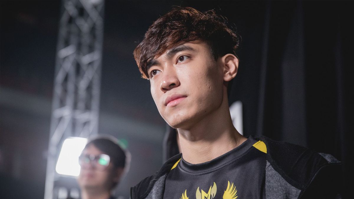 Levi has also started to descend in his career, but there is still no jungler in VCS who can replace him
