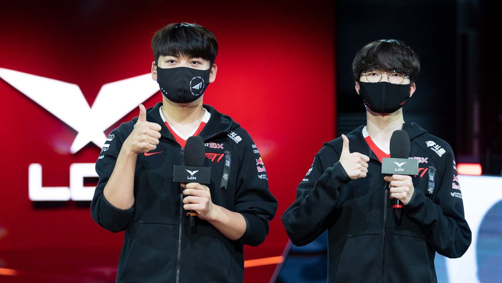 Who could have guessed that Faker is actually Gumayusi's uncle