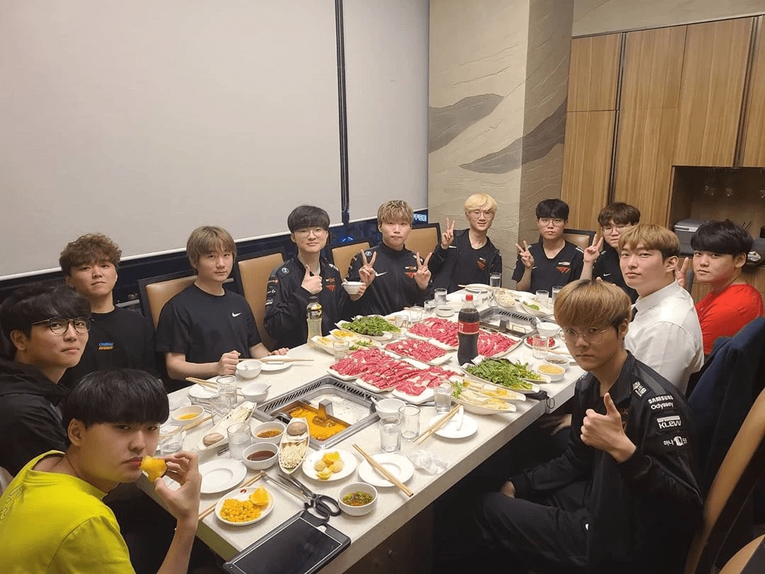 Coach Kim is famous for being strict, but that doesn't mean he couldn't maintain good relationships with his players