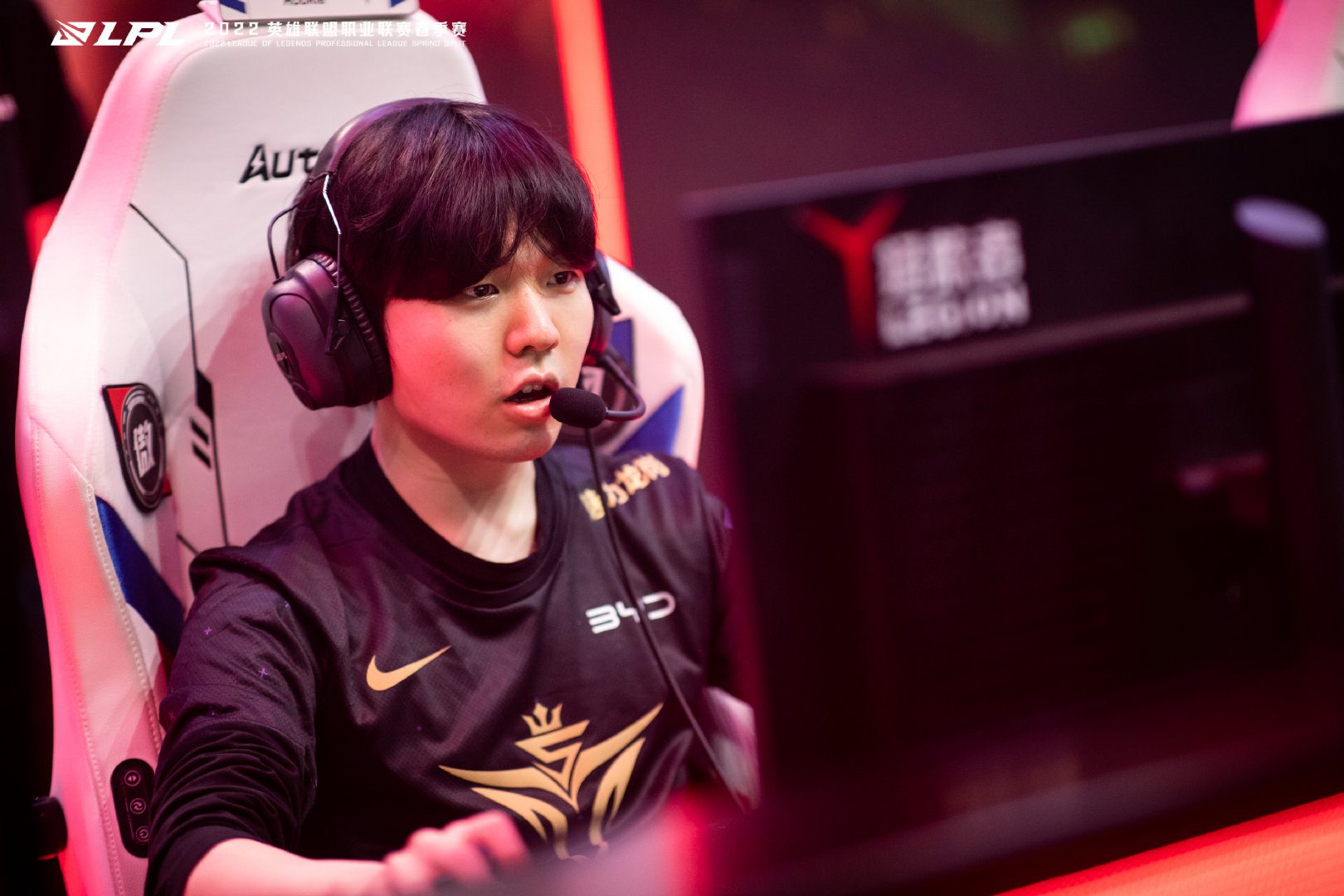 Rookie is soaring high with V5 in LPL Spring 2022