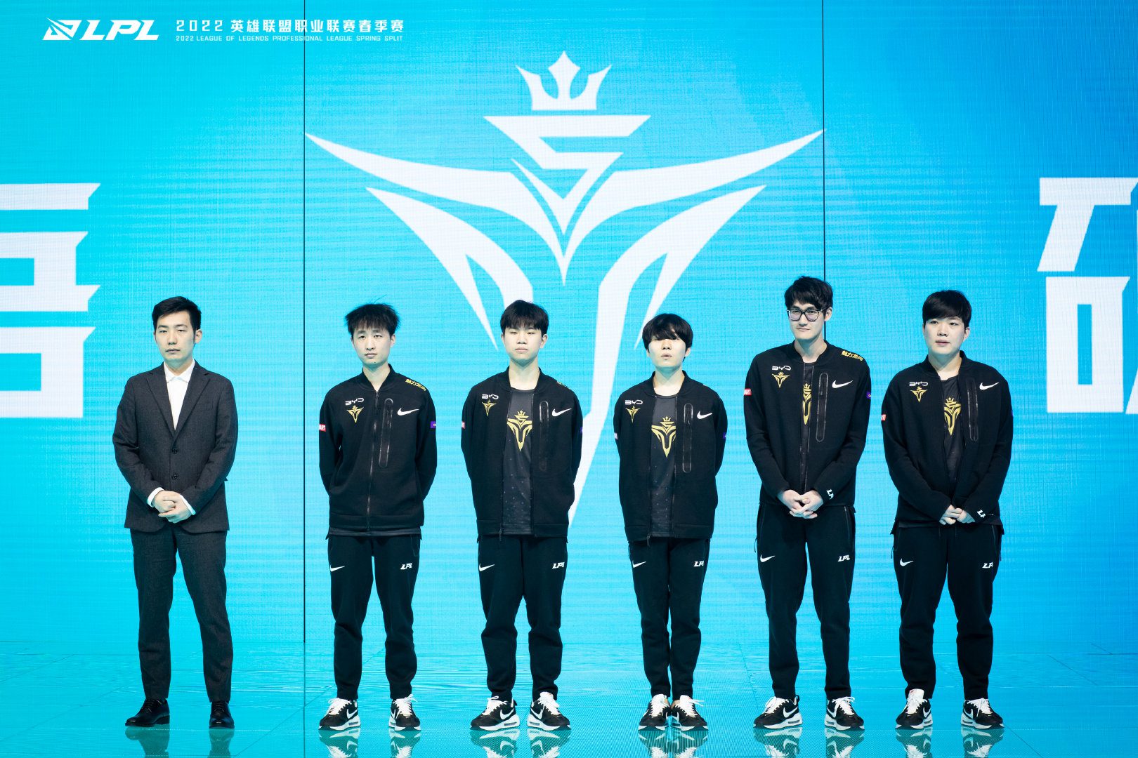 Victory Five is dominating LPL Spring 2022 after the group stage