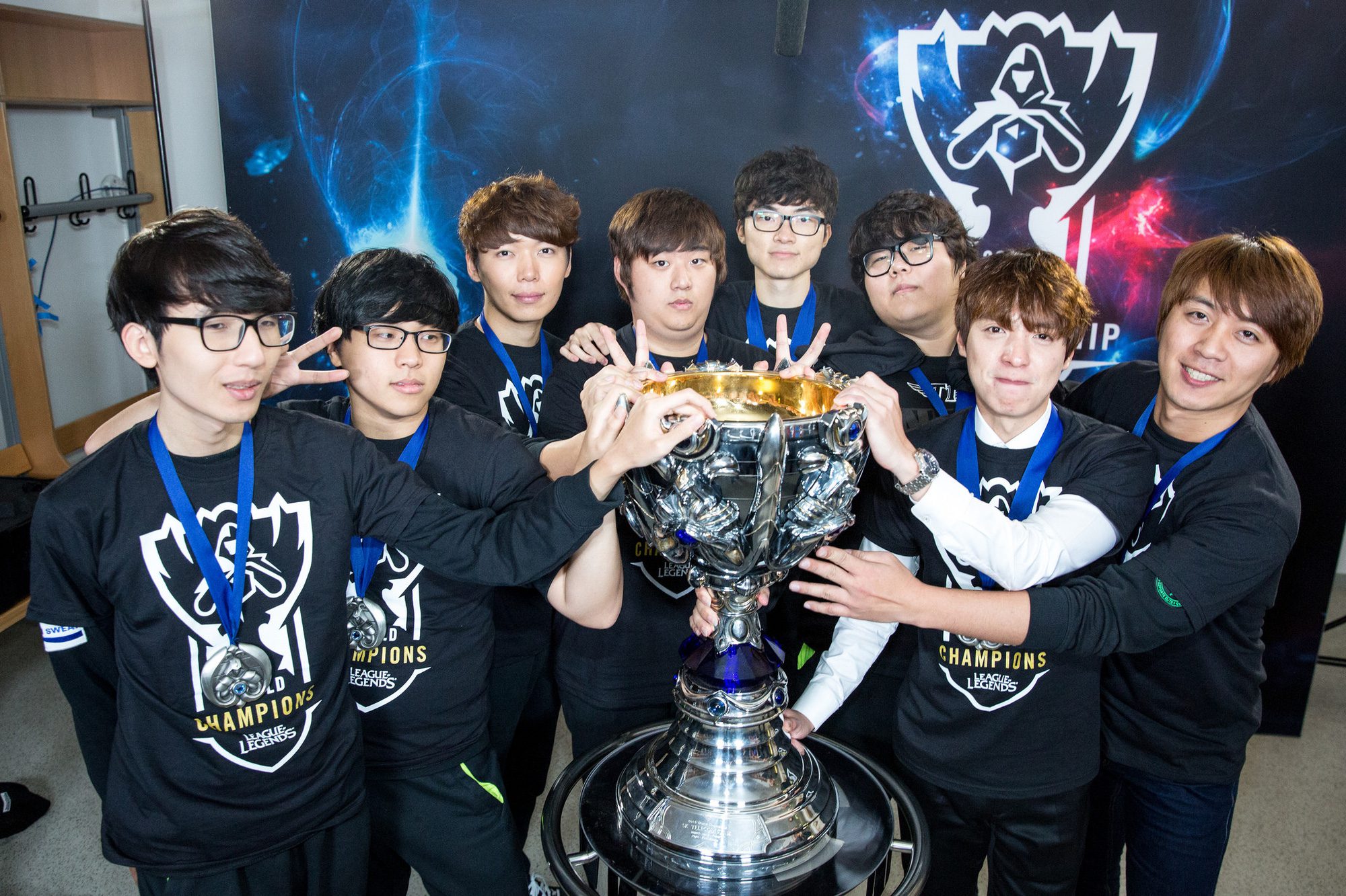 The pinnacle of this roster was the championship cup at Worlds 2015 after defeating KOO Tigers