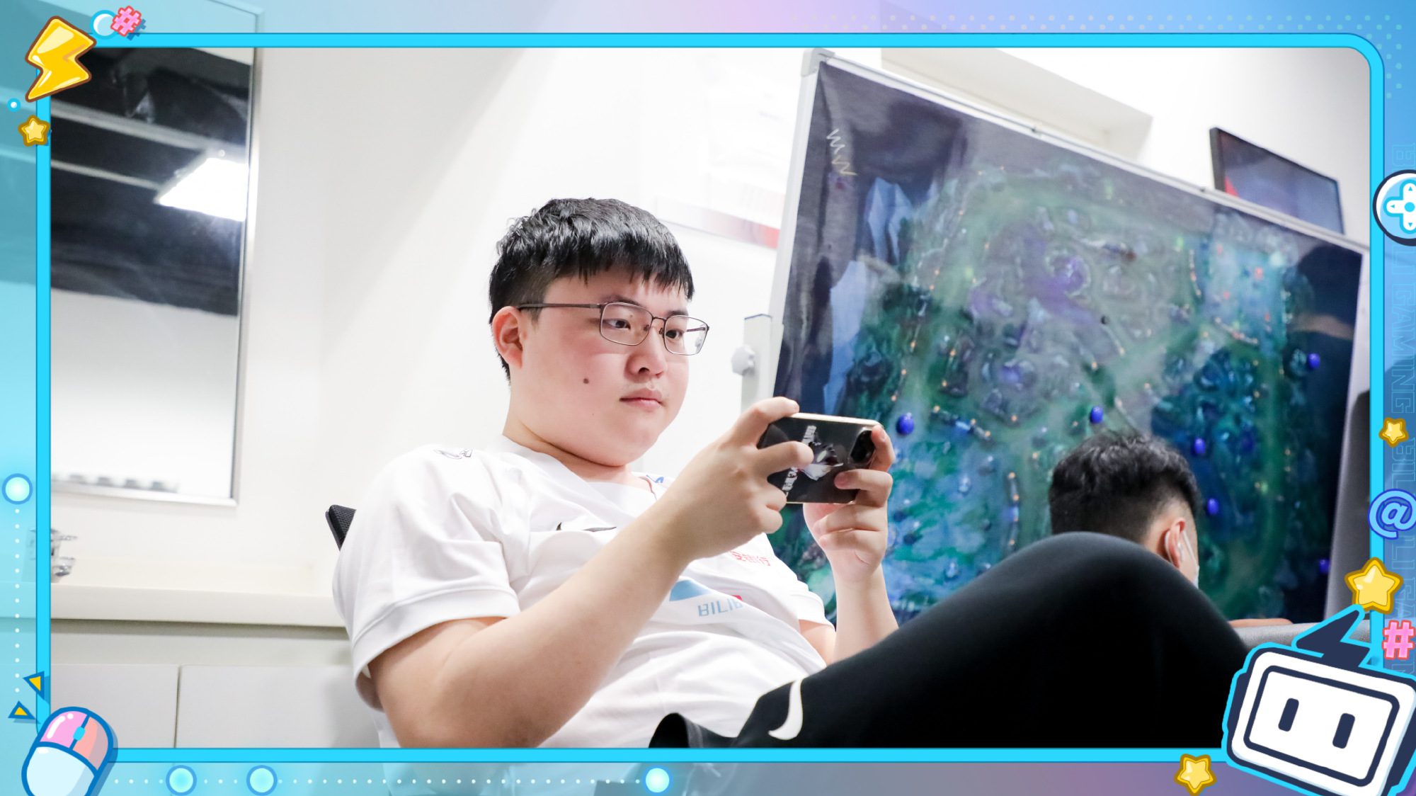 Uzi has returned but most of his time is spent as a friend of the phone and the bench at BLG