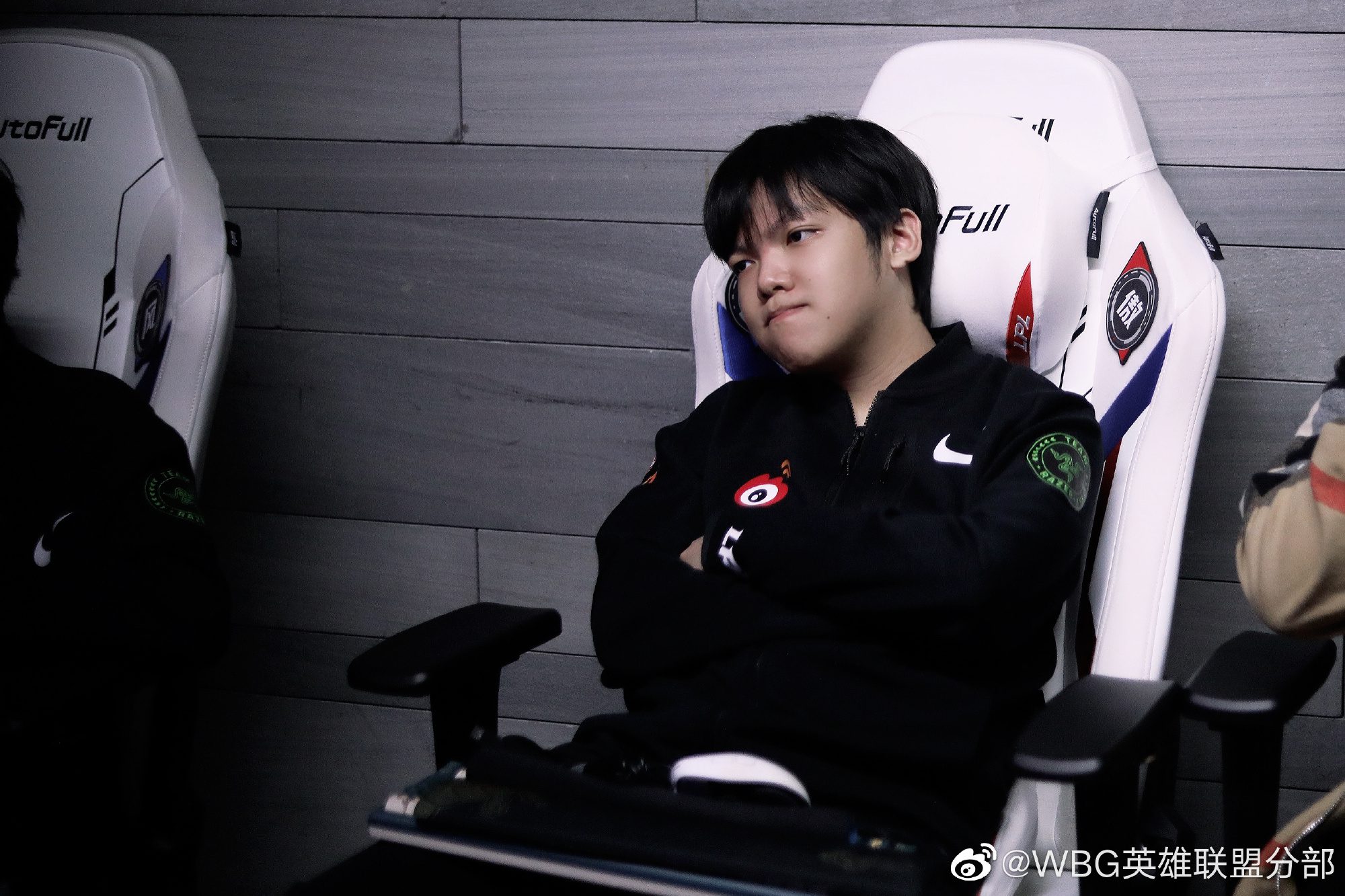 957 also did not forget to mention Angel for the mid lane position as he is soaring high with WBG