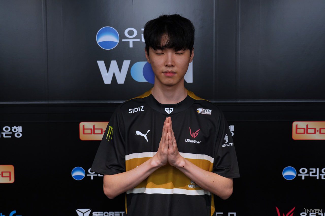 Chovy is likely to move to bot lane since Gen.G's ADC in the Challengers team is not old enough to compete in the LCK