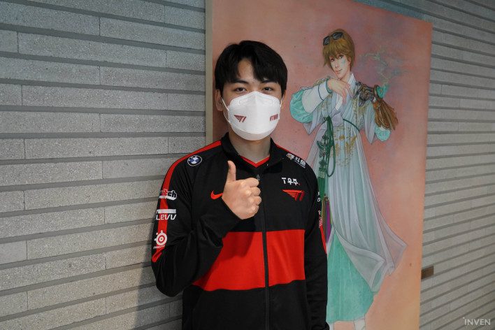 Gumayusi admits he and his teammates were surprised to see Viktor go bot in Game 2