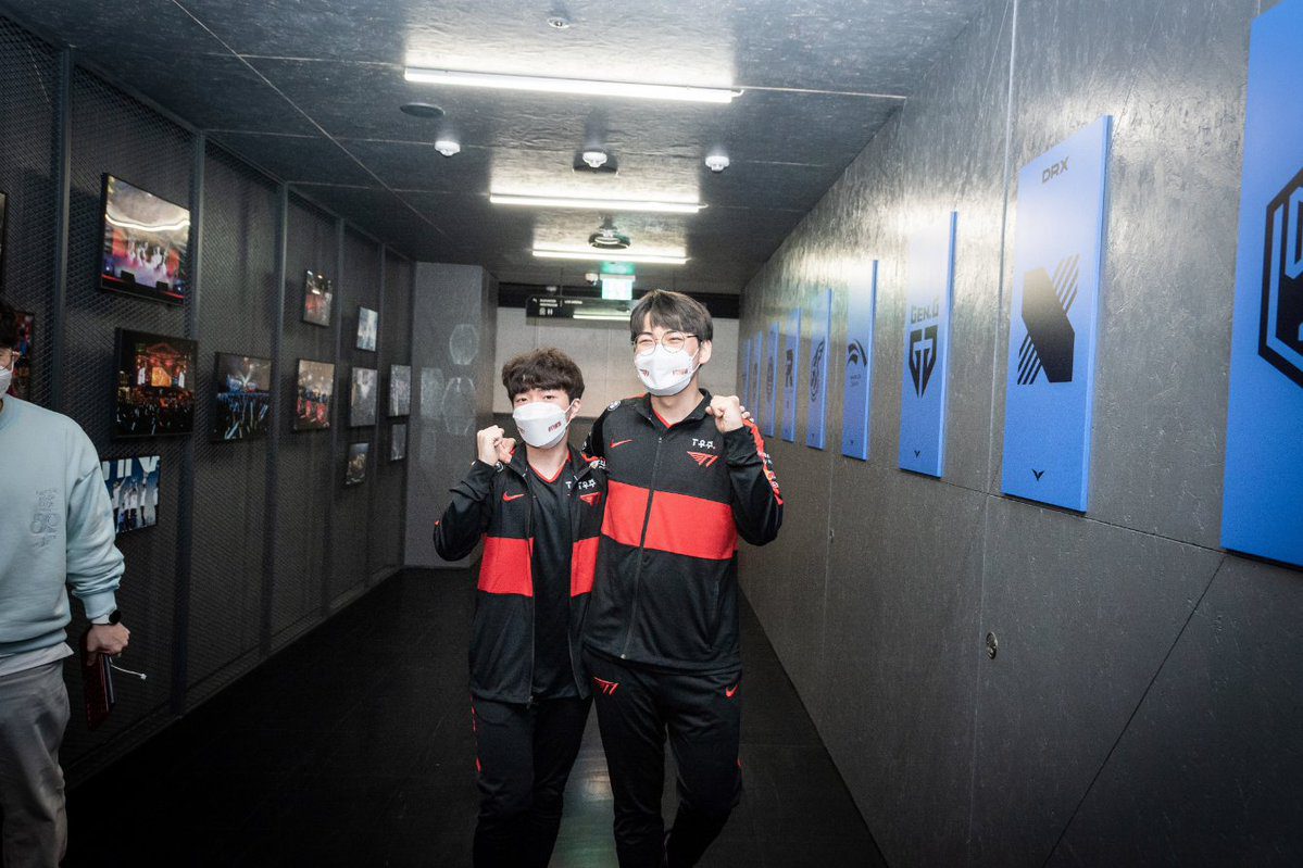 The duo Gumayusi - Keria also set new records in a single LCK season for kills (for Gumayusi) and assists (for Keria)