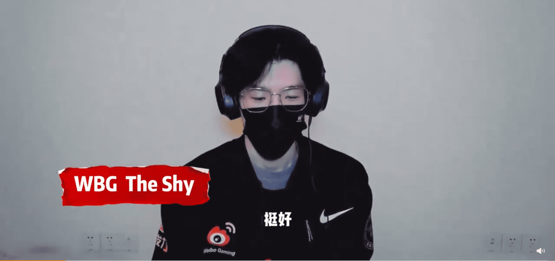 In the post-match interview, TheShy mentioned that the coaching staff allowed SofM to pick freely in game 4, choosing whatever he liked