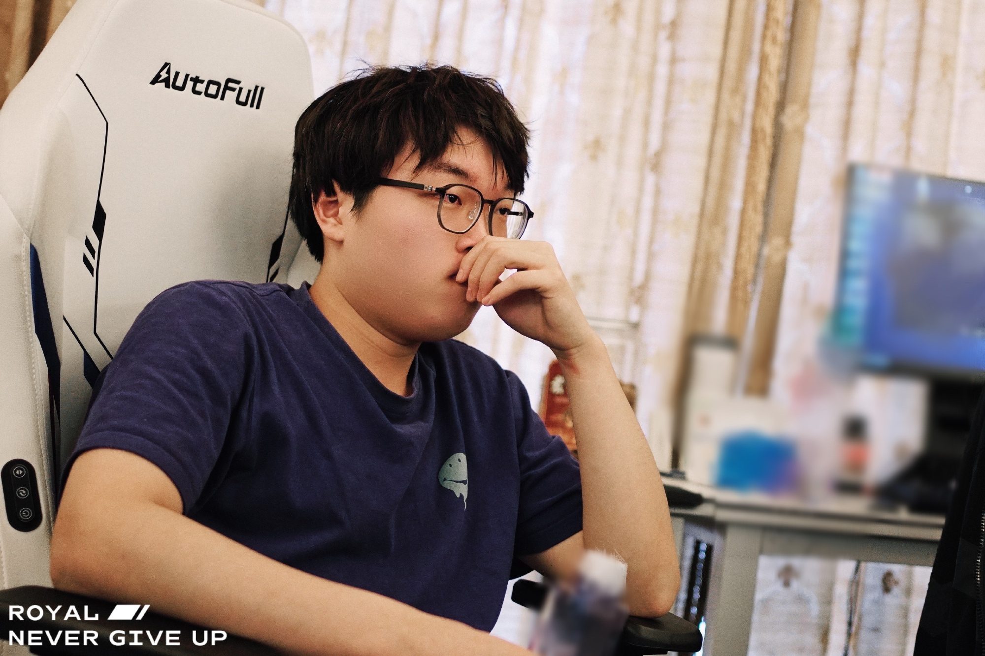 Bin was once criticized for having a narrow champion pool, struggling to operate a playstyle that rarely involves tank champions