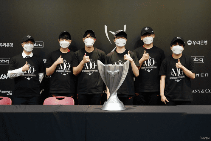 T1 and their 10th LCK championship in team history