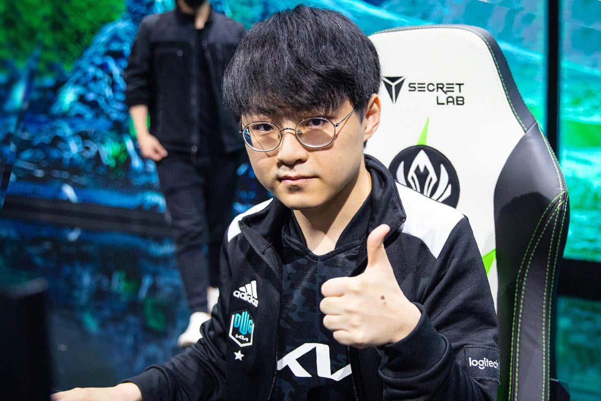 Both Chovy and ShowMaker have been considered for the position of 'Faker's successor'