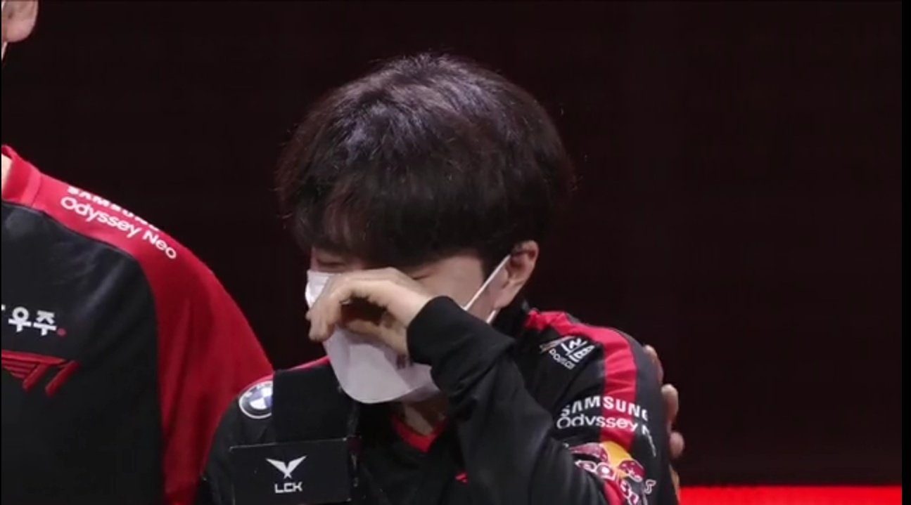 Keria in tears