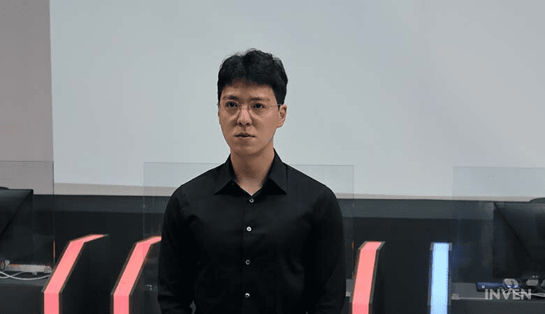 Coach kkOma at the press conference he requested with KeSPA on April 21