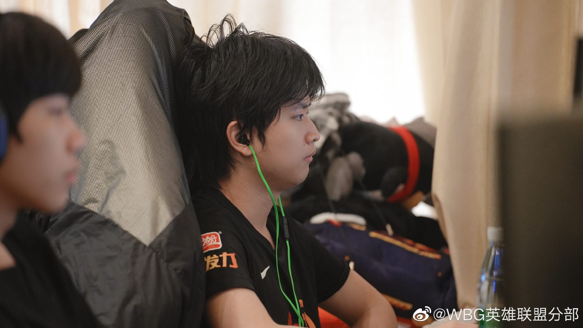 Huanfeng's performance was stable for a long time but fluctuated towards the end.