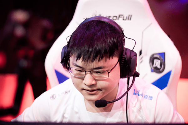 Uzi seems to have not been able to integrate into the BLG team