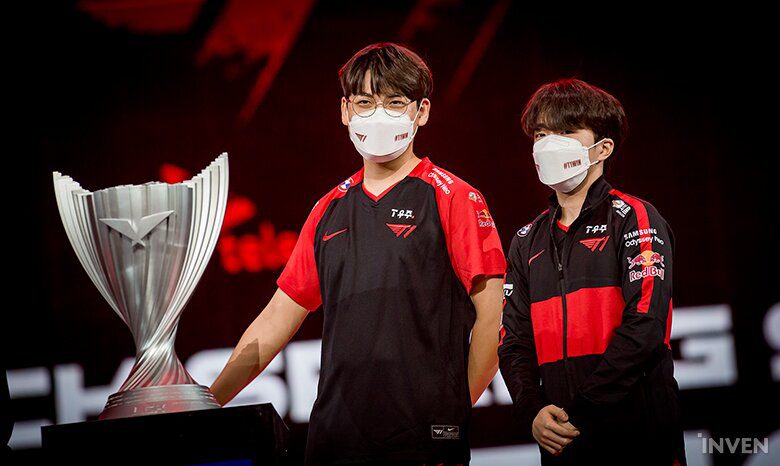 T1 boasts an incredible bot lane duo of Gumayusi - Keria