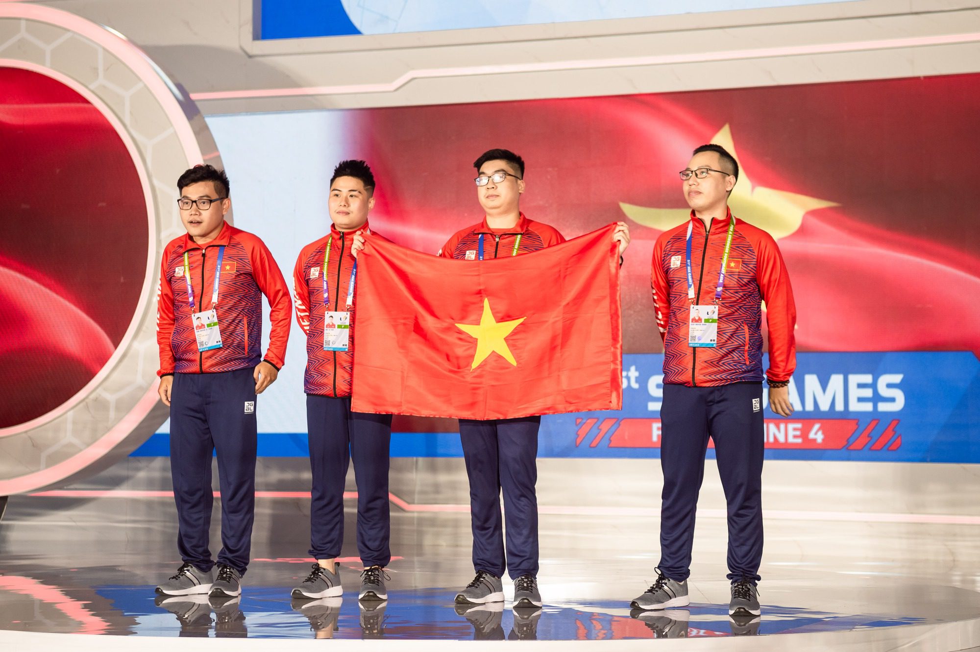 Vietnamese players of FIFA Online 4 officially kick off