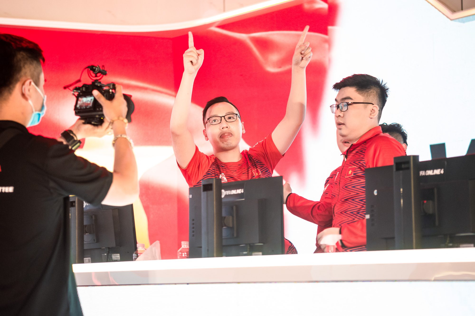 Maestro and his teammates secured 2 victories and topped Group A