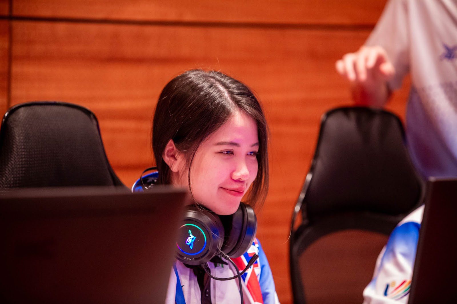 PouPaenG - the female player from Laos, playing Mid Lane and will be Kati's opponent
