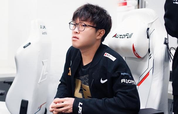 Bin's playstyle can be described as not allowing his lane opponent to 'breathe'