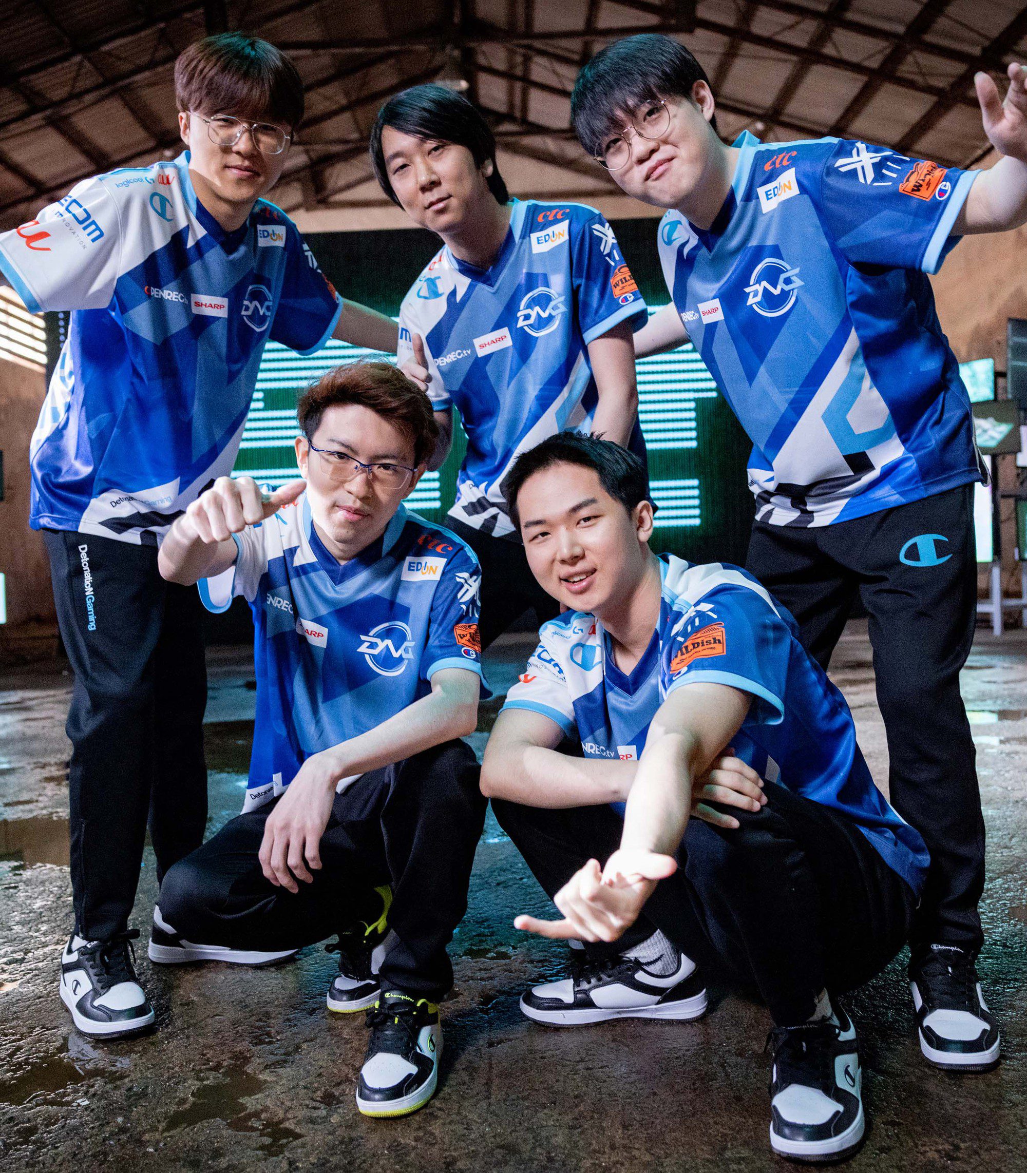 Yaharong (sitting on the right) believes that the ping affected DFM's performance