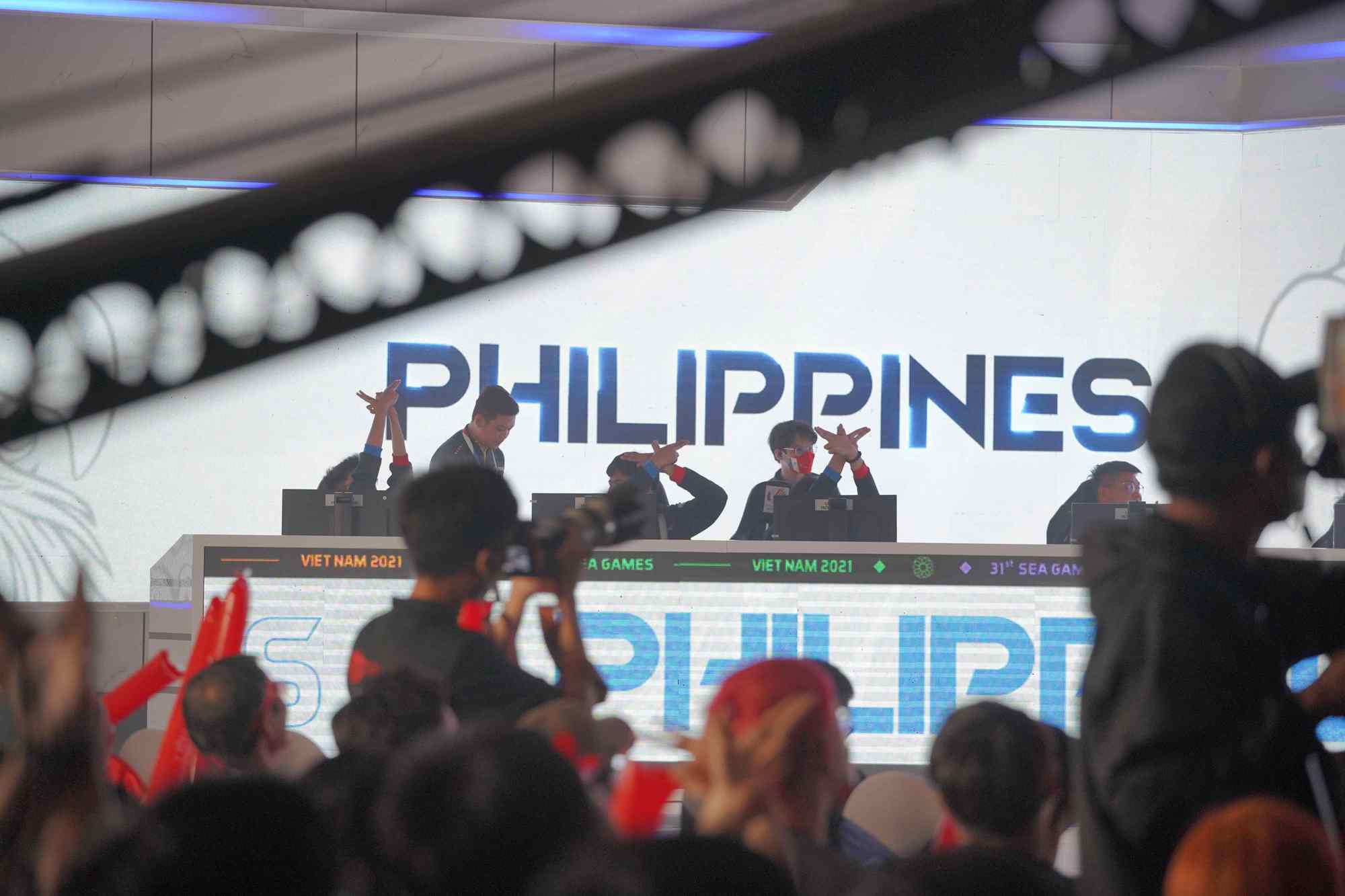 The Philippines could not stop the strength of the Vietnamese players (Image: Kayle)