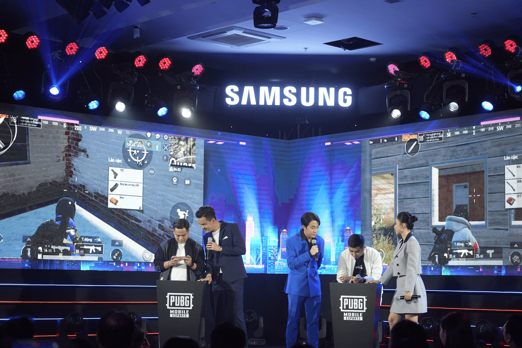 Bộ Bim and Cris Phan - two of the prominent streamers participating in the academy's coaching staff