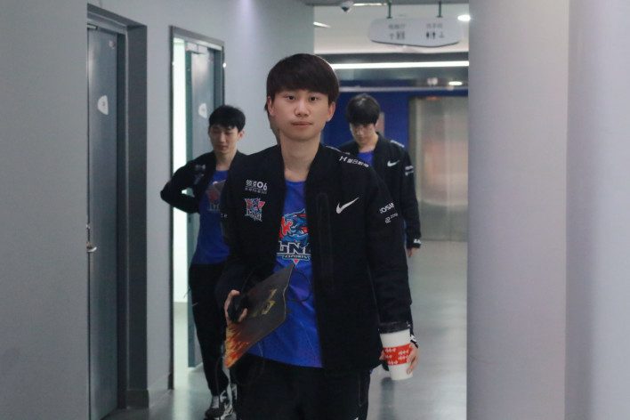 Doinb confirms that LPL players are not allowed to play any game other than LoL when streaming