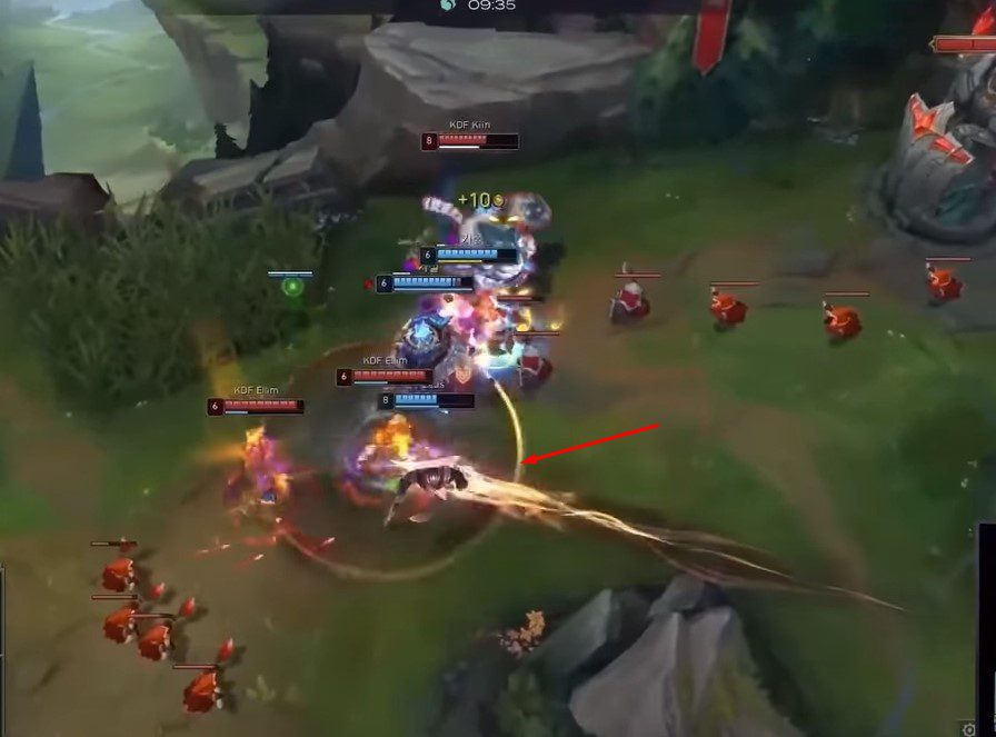 Teddy's Glacial Prison from the Bot Lane was truly impressive as it disrupted T1's attack rhythm and completely immobilized Zeus