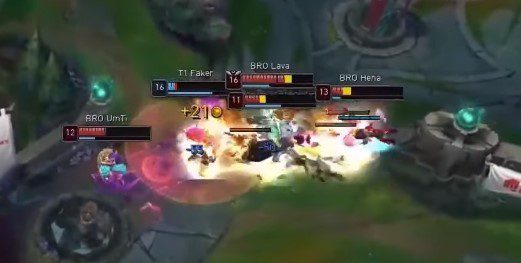 Faker's '1 vs 4' play saved T1 from a failed team fight