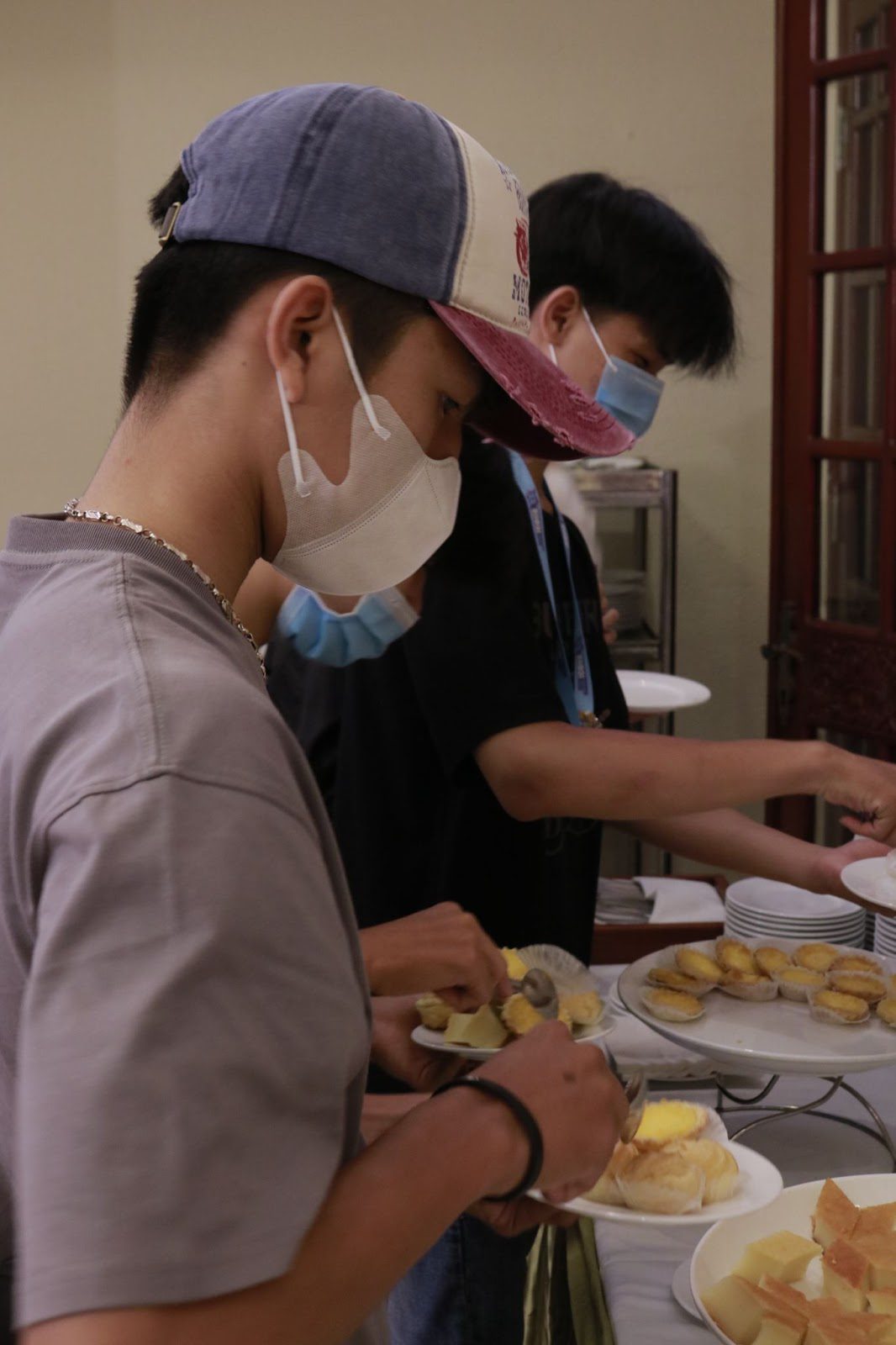 Fans enjoyed light snacks before the ICONS 2022 Finals officially began