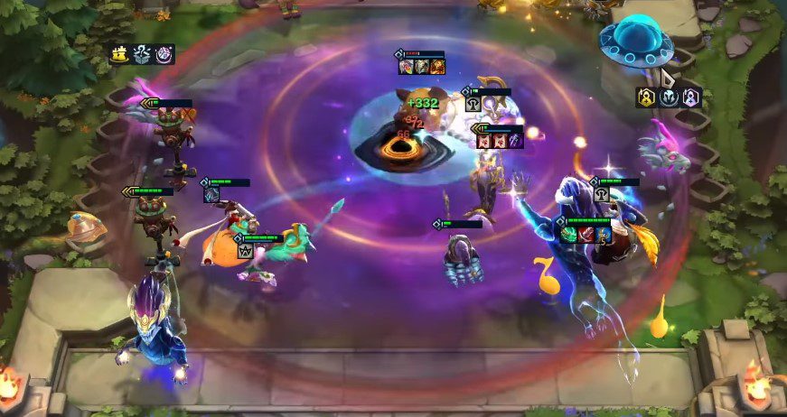 Aurelion Sol in Teamfight Tactics can summon extremely large black holes