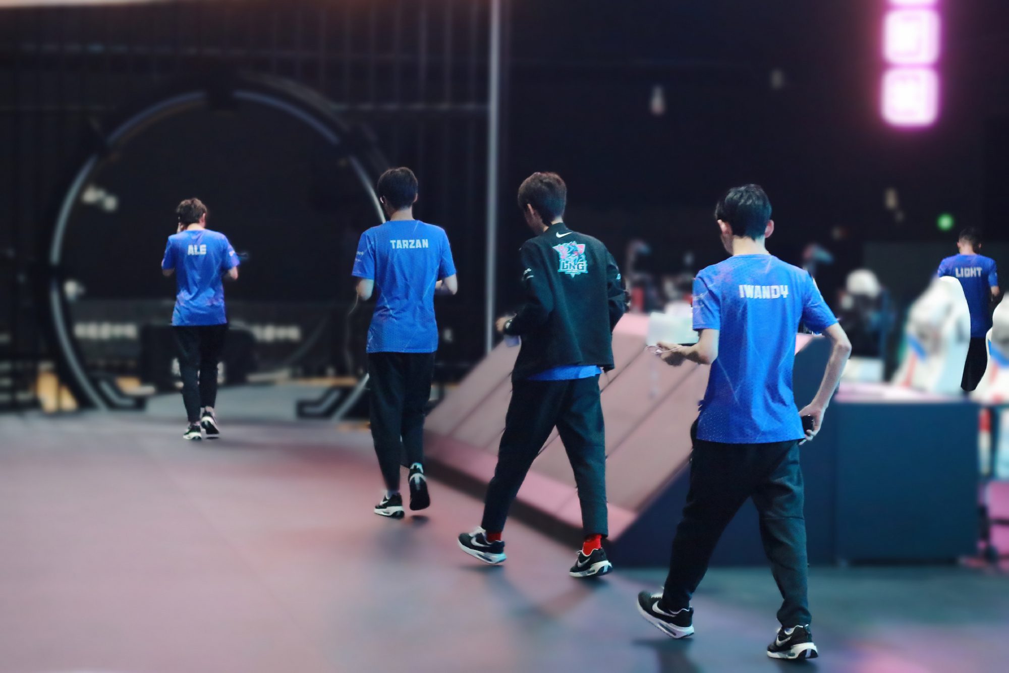 All members of LNG must take responsibility for the current state of the team, not just Doinb