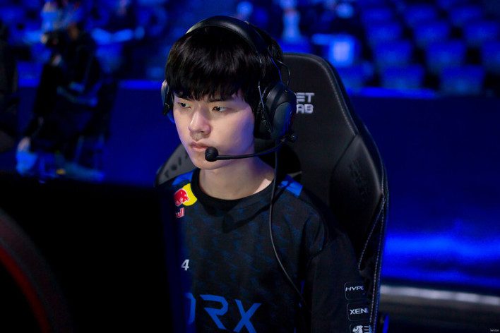 Deft and his teammates will face the mighty Gen.G this weekend