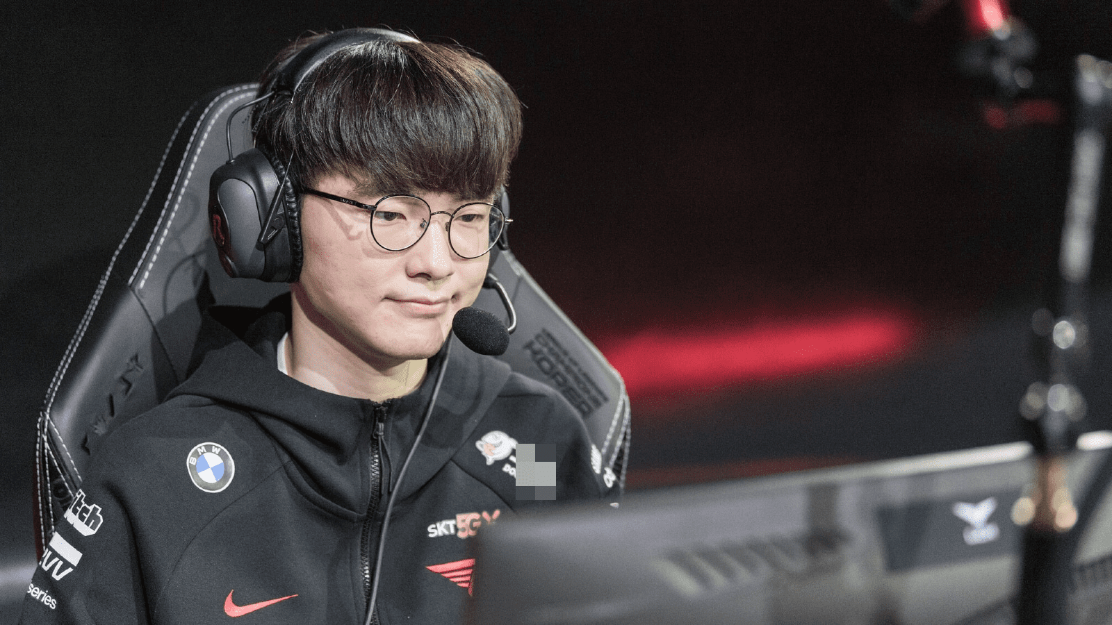 This is the time when Faker needs to help his teammates stay focused and give their best