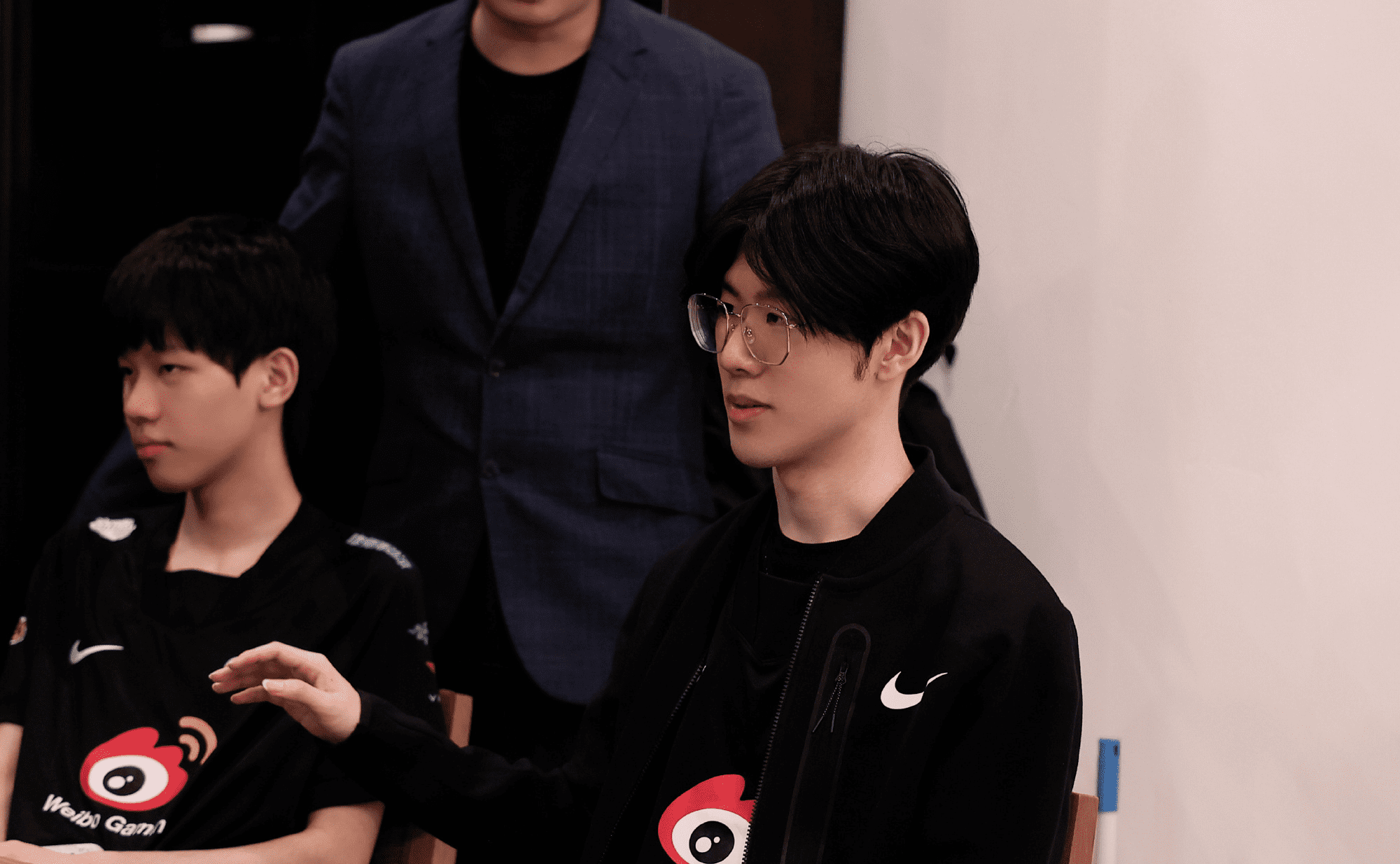 But there are also many words of encouragement sent to TheShy and teammates