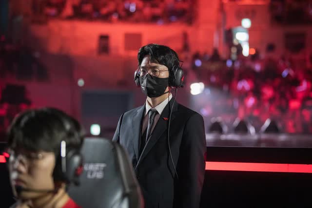 T1 does not have a truly worthy coaching staff