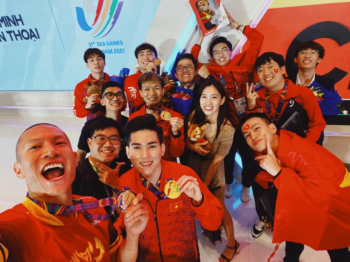 TK Nguyen and the GAM team with the SEA Games Gold Medal