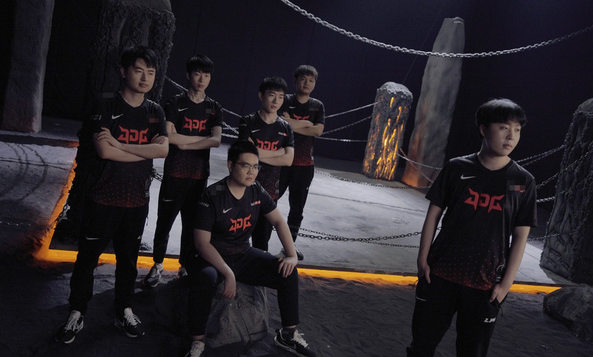 Though the reigning champion of the LPL Summer 2022, JDG also makes a return to this year's Worlds 2022